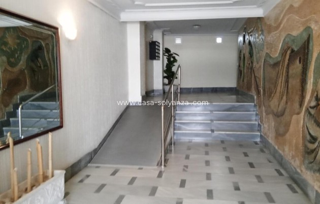 Resale - Apartment / flat - Torrevieja - PLAYA LOS LOCOS