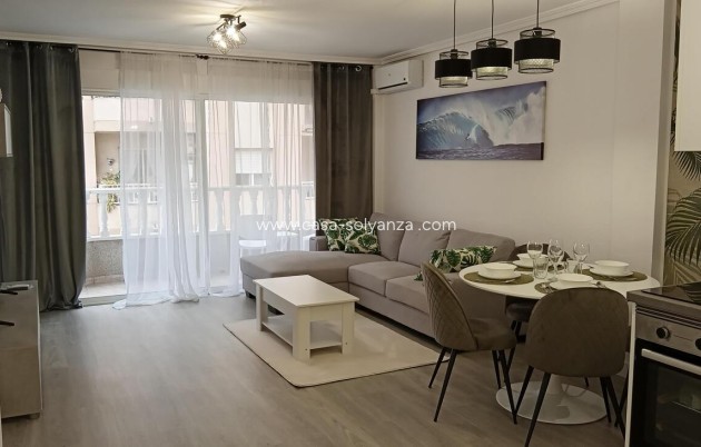 Resale - Apartment / flat - Torrevieja - Center