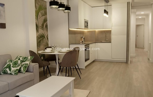 Resale - Apartment / flat - Torrevieja - Center