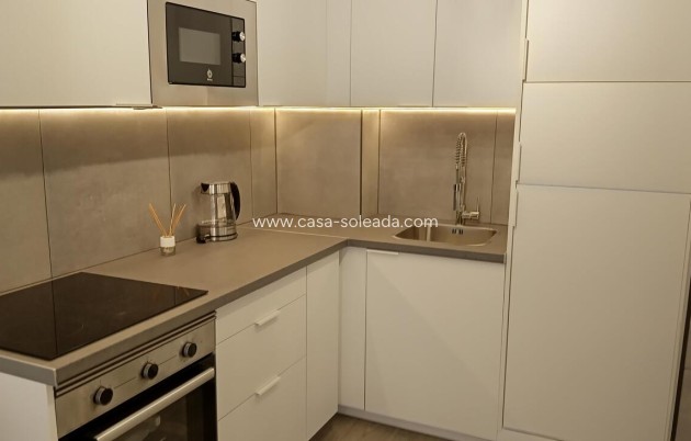 Resale - Apartment / flat - Torrevieja - Center