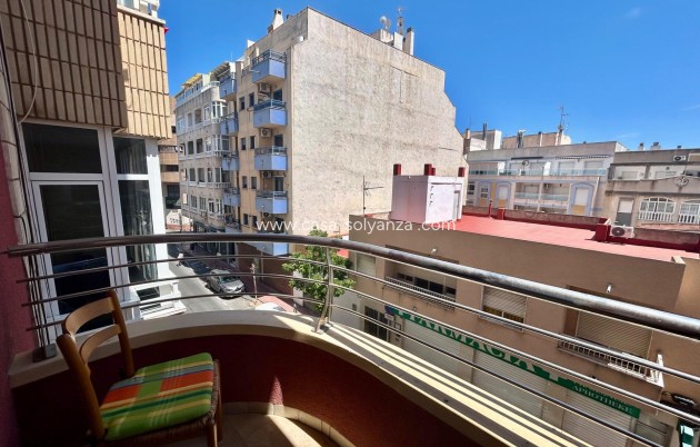 Resale - Apartment / flat - Torrevieja - Center