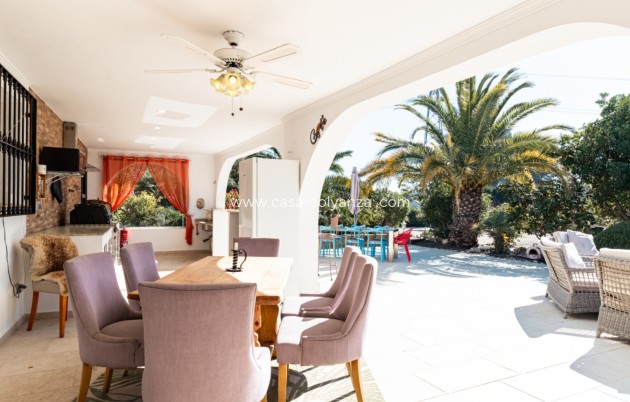 Herverkoop - Country Property/Finca - Teulada - Canor