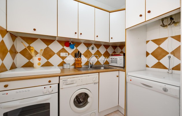 Herverkoop - Bungalow - Torrevieja - Playa De Los Naufragos