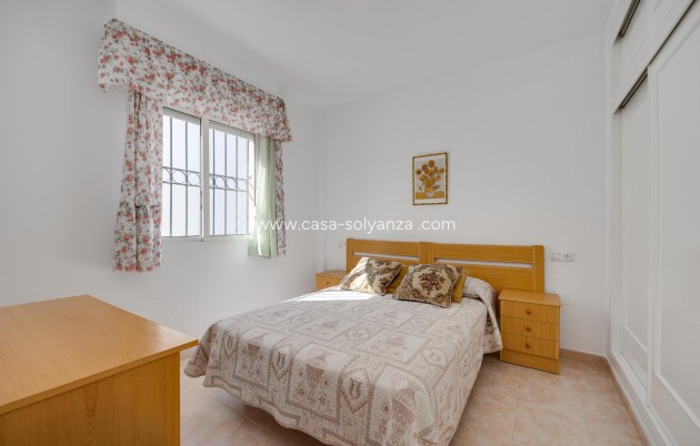 Herverkoop - Bungalow - Torrevieja - Playa De Los Naufragos