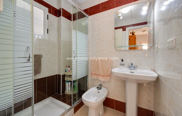 Herverkoop - Bungalow - Torrevieja - Playa De Los Naufragos