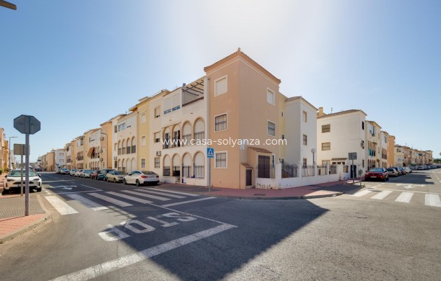 Herverkoop - Bungalow - Torrevieja - Playa De Los Naufragos