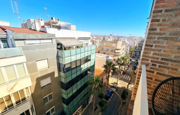 Resale - Apartment / flat - Torrevieja - Center