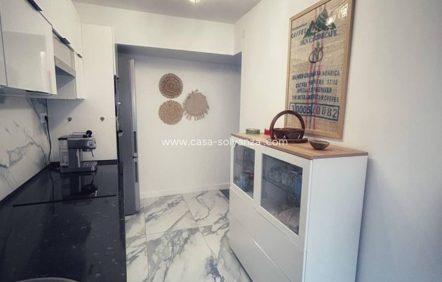 Resale - Apartment / flat - Torrevieja - Center