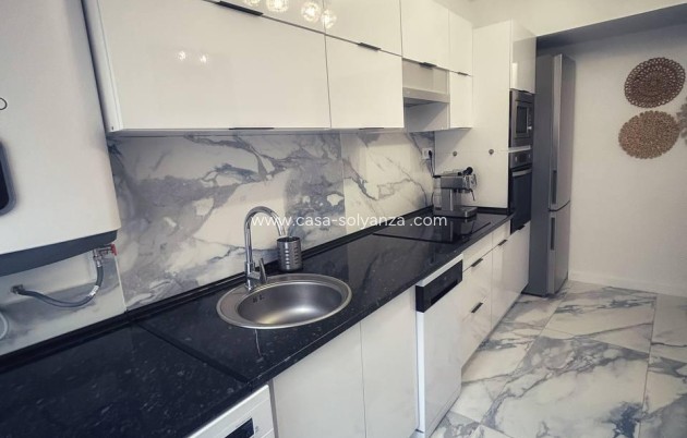 Resale - Apartment / flat - Torrevieja - Center