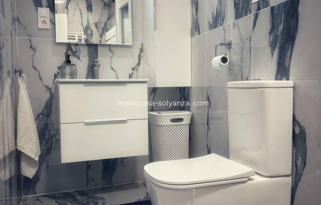 Resale - Apartment / flat - Torrevieja - Center