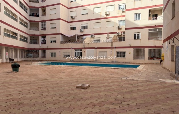 Herverkoop - Appartement / flat - Torrevieja - Center
