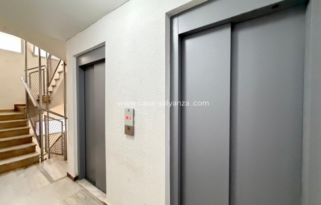 Herverkoop - Appartement / flat - Torrevieja - Playa de los Locos
