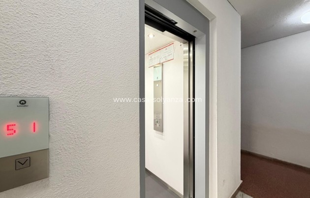 Herverkoop - Appartement / flat - Torrevieja - Playa de los Locos