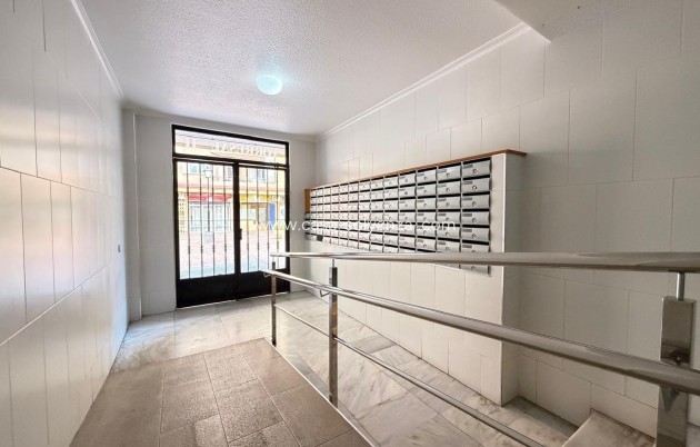 Herverkoop - Appartement / flat - Torrevieja - Playa de los Locos