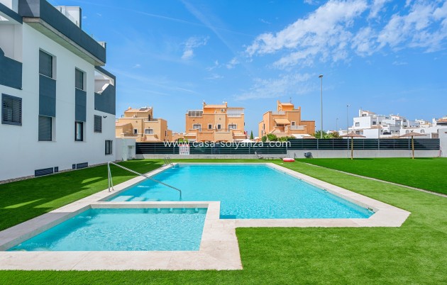 Resale - Apartment / flat - Torrevieja - Costa Blanca