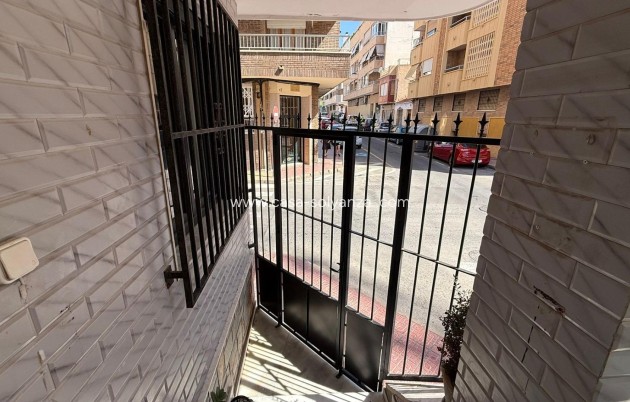 Herverkoop - Appartement / flat - Torrevieja - Estacion Autobuses