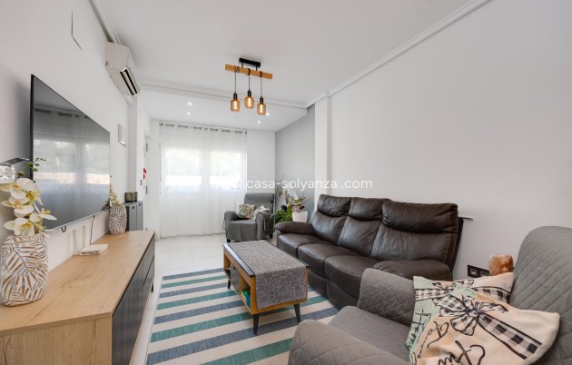 Herverkoop - Herenhuis - Torrevieja - Aguas nuevas
