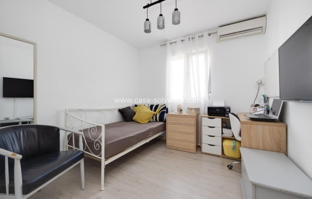 Herverkoop - Herenhuis - Torrevieja - Aguas nuevas
