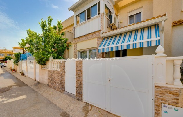Herverkoop - Herenhuis - Torrevieja - Aguas nuevas