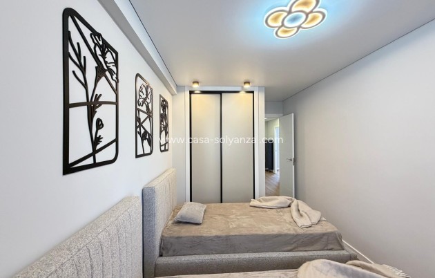 Herverkoop - Appartement / flat - Torrevieja - Punta Prima