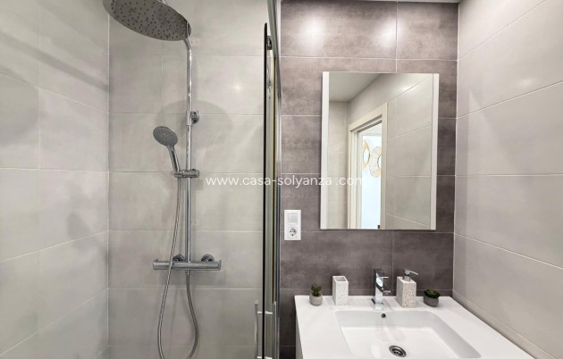 Herverkoop - Appartement / flat - Torrevieja - Puerto