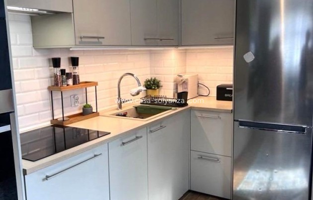 Herverkoop - Appartement / flat - Torrevieja - Calas Blanca