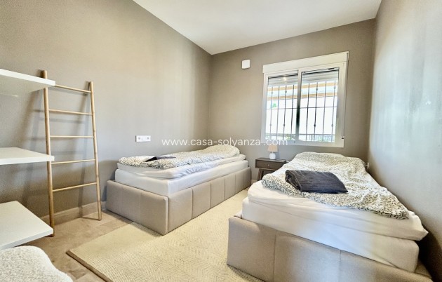 Herverkoop - Villa - La Zenia - Costa Blanca