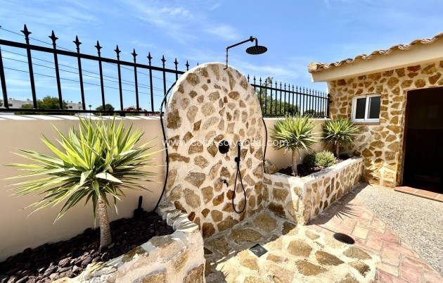 Herverkoop - Villa - La Zenia - Costa Blanca