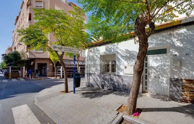 Herverkoop - Herenhuis - Torrevieja - Center