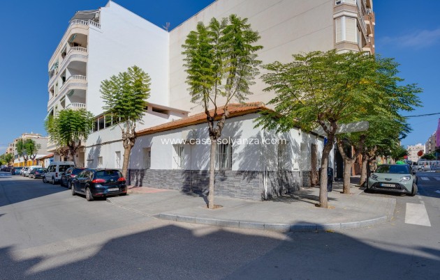 Herverkoop - Herenhuis - Torrevieja - Center