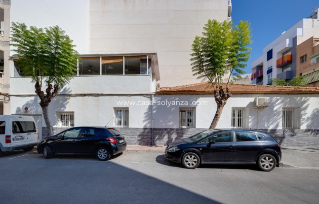Herverkoop - Herenhuis - Torrevieja - Center