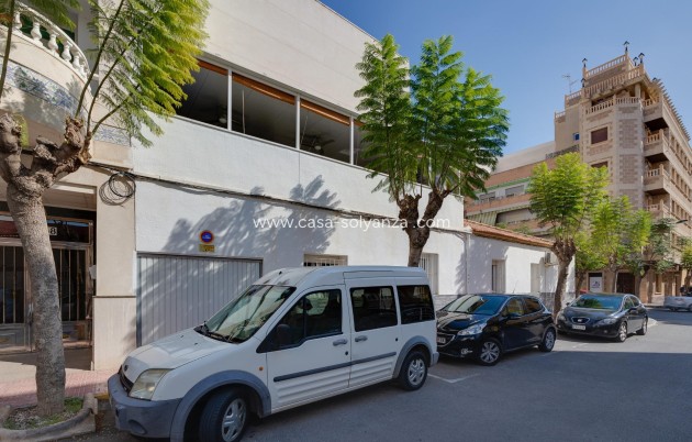 Herverkoop - Herenhuis - Torrevieja - Center