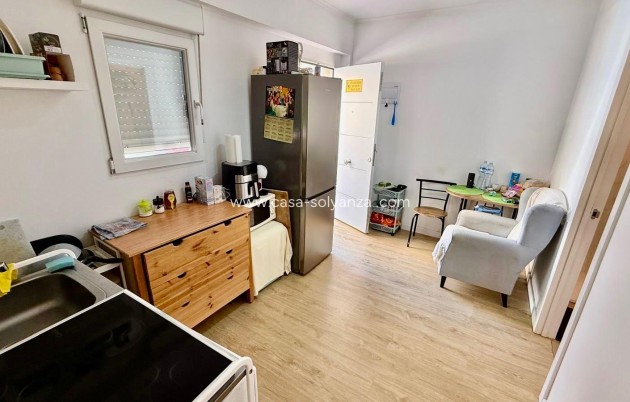 Herverkoop - Appartement / flat - Torrevieja - Estacion Autobuses