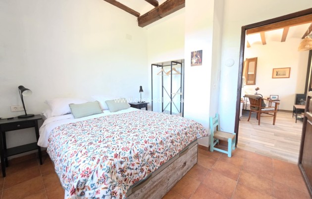 Herverkoop - Country Property/Finca - Villena - Inland