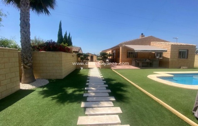 Resale - Country Property/Finca - Albatera - Inland