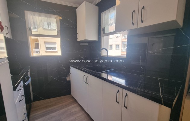 Herverkoop - Appartement / flat - Torrevieja - Estacion Autobuses