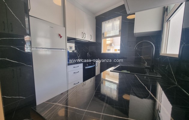 Herverkoop - Appartement / flat - Torrevieja - Estacion Autobuses