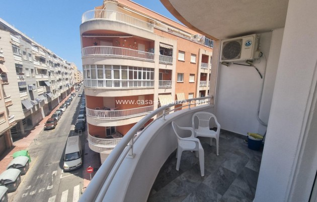 Herverkoop - Appartement / flat - Torrevieja - Estacion Autobuses