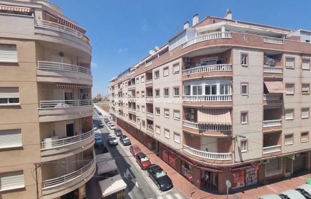 Herverkoop - Appartement / flat - Torrevieja - Estacion Autobuses