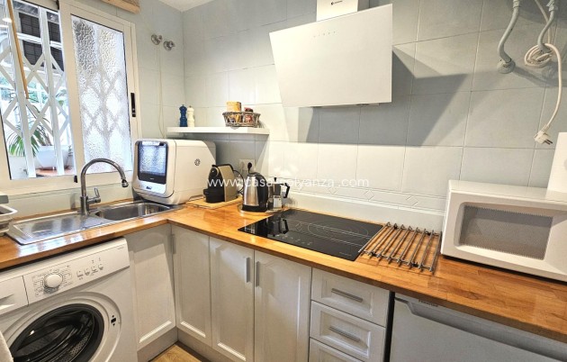 Resale - Apartment / flat - Torrevieja - Center