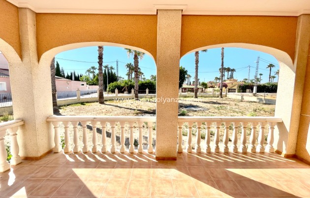 Herverkoop - Villa - Catral - Costa Blanca