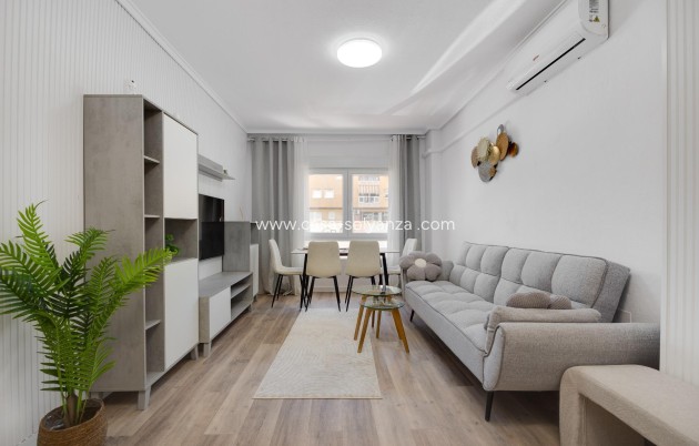 Herverkoop - Appartement / flat - Torrevieja - Estacion Autobuses