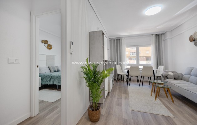 Herverkoop - Appartement / flat - Torrevieja - Estacion Autobuses