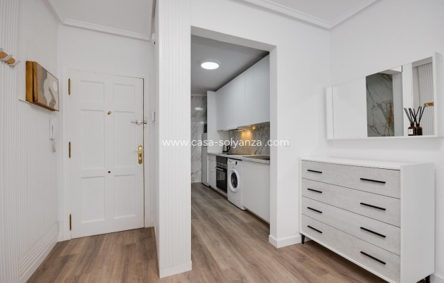 Herverkoop - Appartement / flat - Torrevieja - Estacion Autobuses
