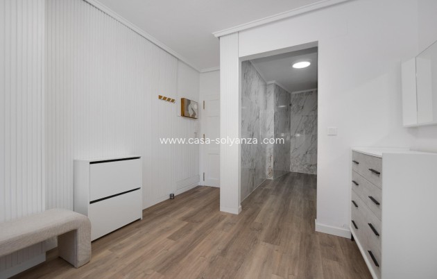 Herverkoop - Appartement / flat - Torrevieja - Estacion Autobuses