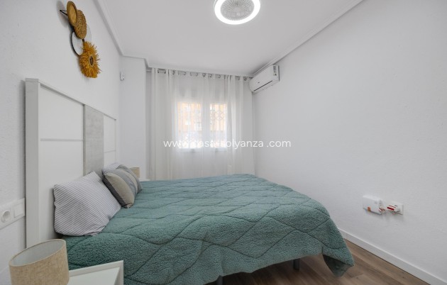 Herverkoop - Appartement / flat - Torrevieja - Estacion Autobuses