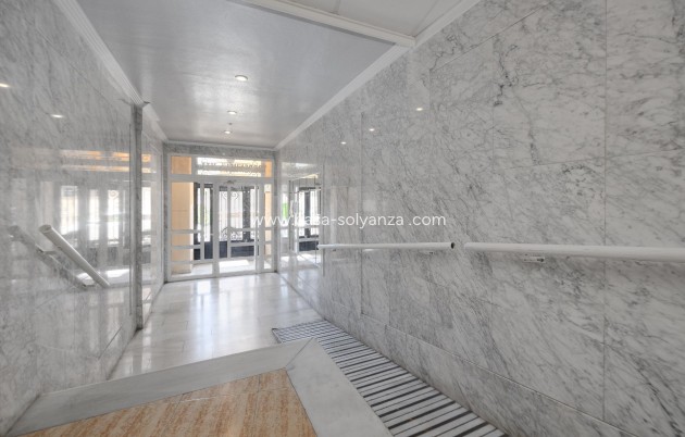 Herverkoop - Appartement / flat - Torrevieja - Estacion Autobuses