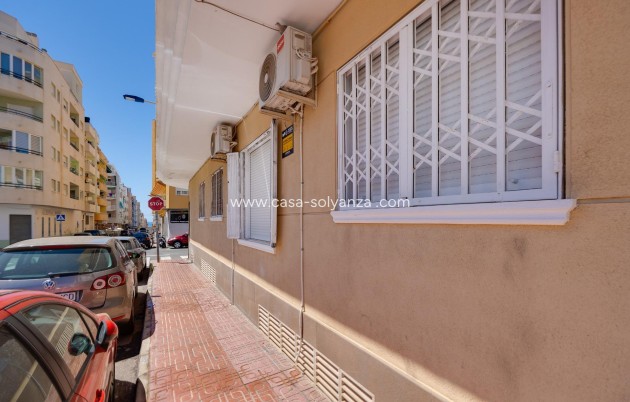 Herverkoop - Appartement / flat - Torrevieja - Estacion Autobuses