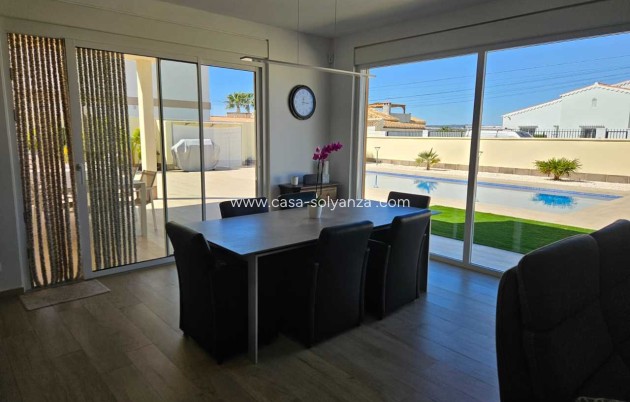 Resale - Villa - Torrevieja - Costa Blanca