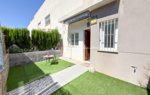 Resale - Villa - Torrevieja - Sector 25